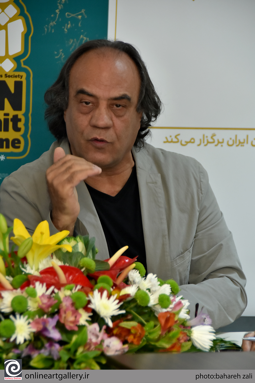 عکس شاد در لبخند خلاصه نمی‌شود