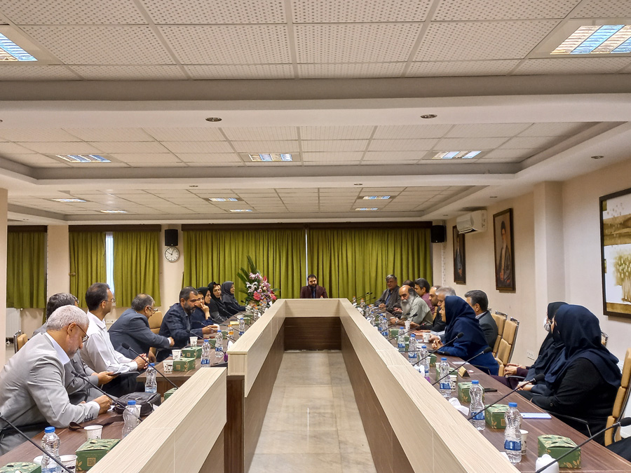 خراسانیزاده: خادم تمامی هنرمندان تجسمی با هر تفکر و ذهنیتی هستیم