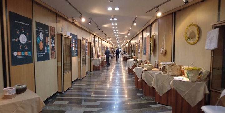 برپایی نمایشگاه صنایعدستی در راهروی اصلی مجلس شورای اسلامی