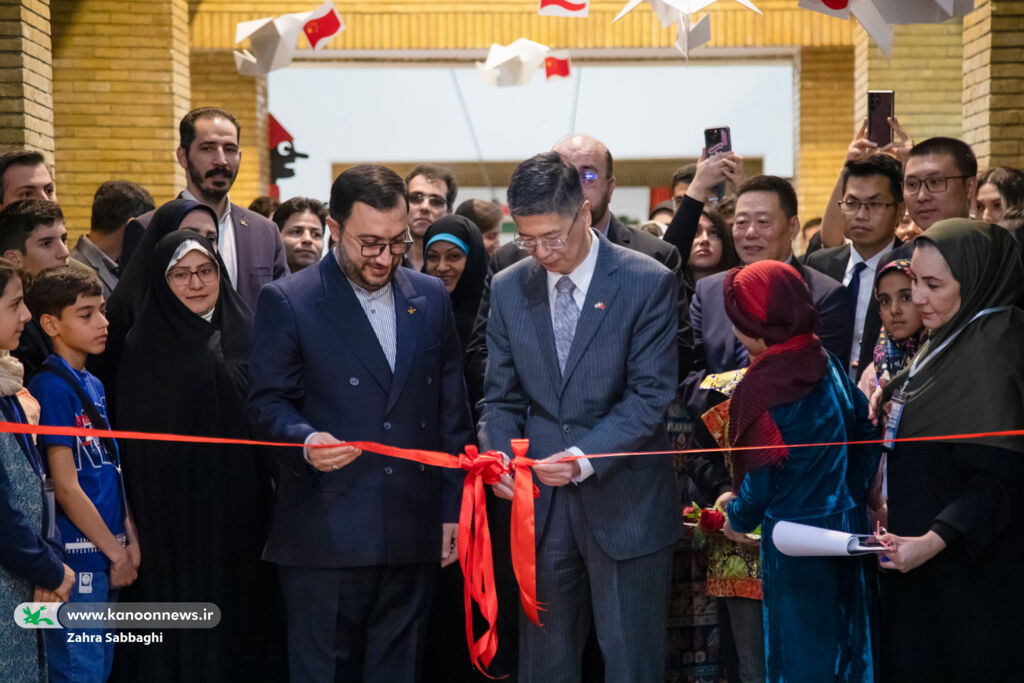 برگزیدگان دومین جشنواره ملی نقاشی کودکان و نوجوانان ایران و چین تقدیر شدند