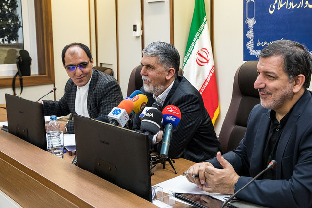 وزیر ارشاد: از هیچ انتقادی ولو گزنده و تند ناراحت نمیشوم