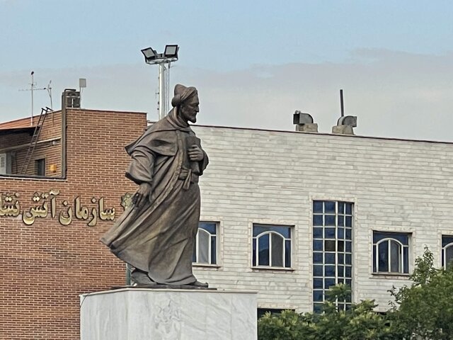 از بزرگترین مجسمه برنزی پایتخت رونمایی شد